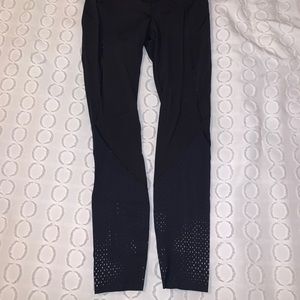 Lululemon leggings cutouts on the bottom
